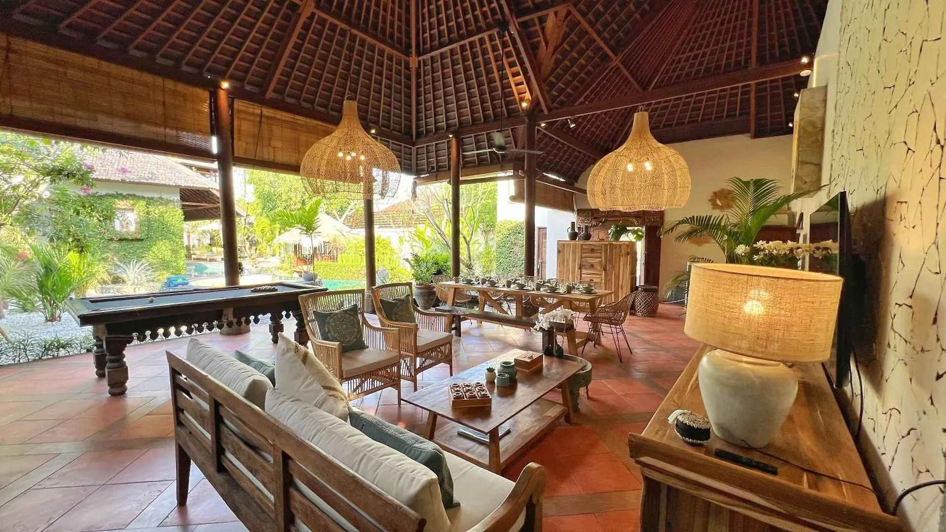 Villa Nicole 5Br Paradise, Quiet Area In Central Oberoi Seminyak Семиньяк