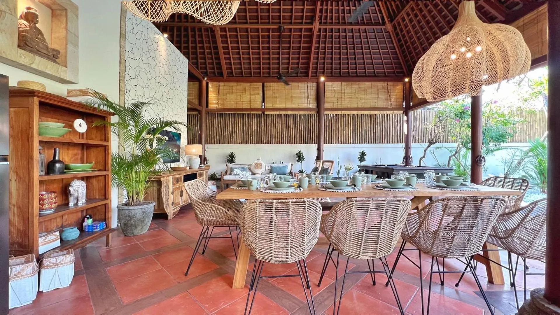 Villa Nicole 5Br Paradise, Quiet Area In Central Oberoi Seminyak