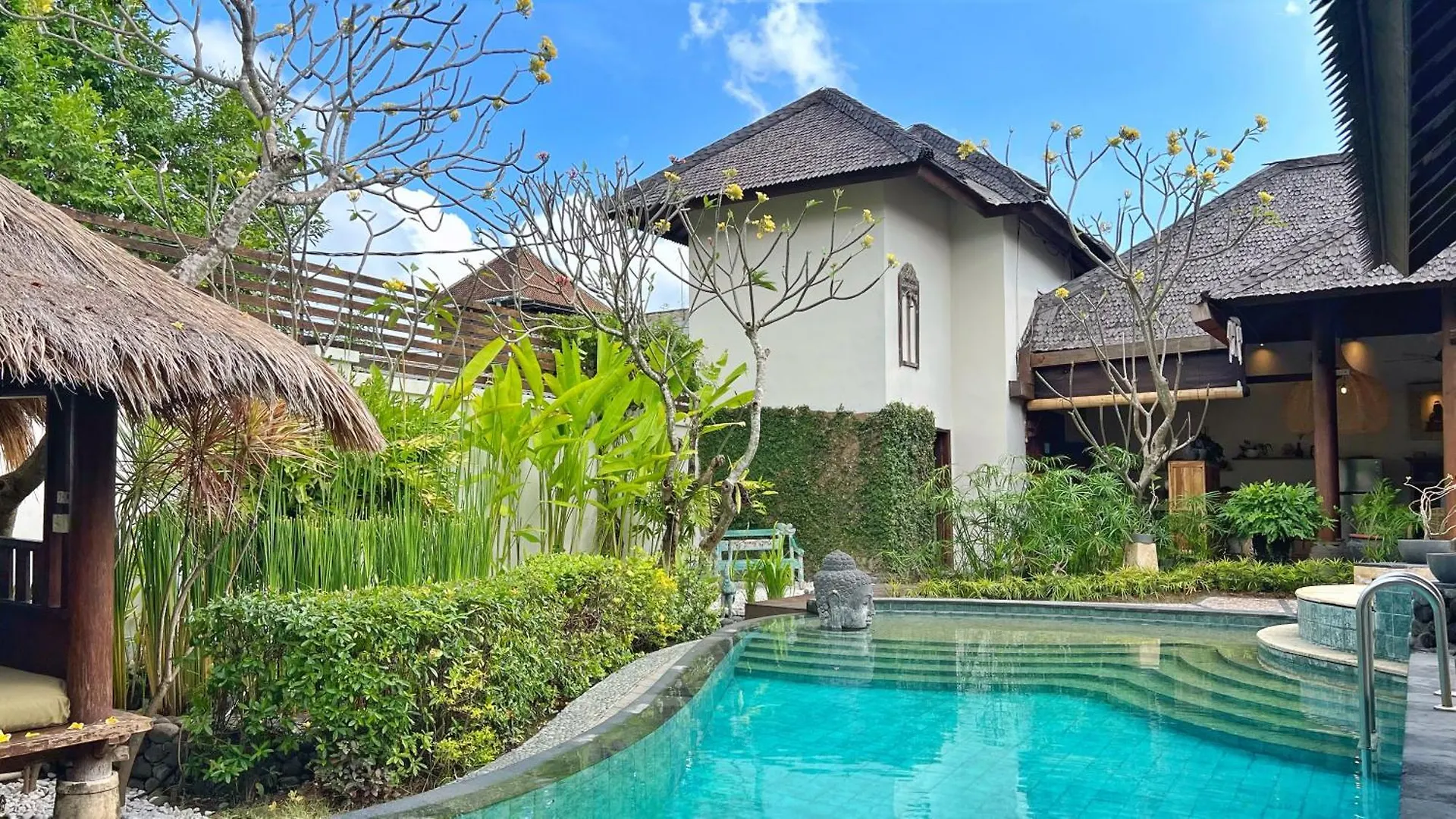 Villa Nicole 5Br Paradise, Quiet Area In Central Oberoi Seminyak Семиньяк