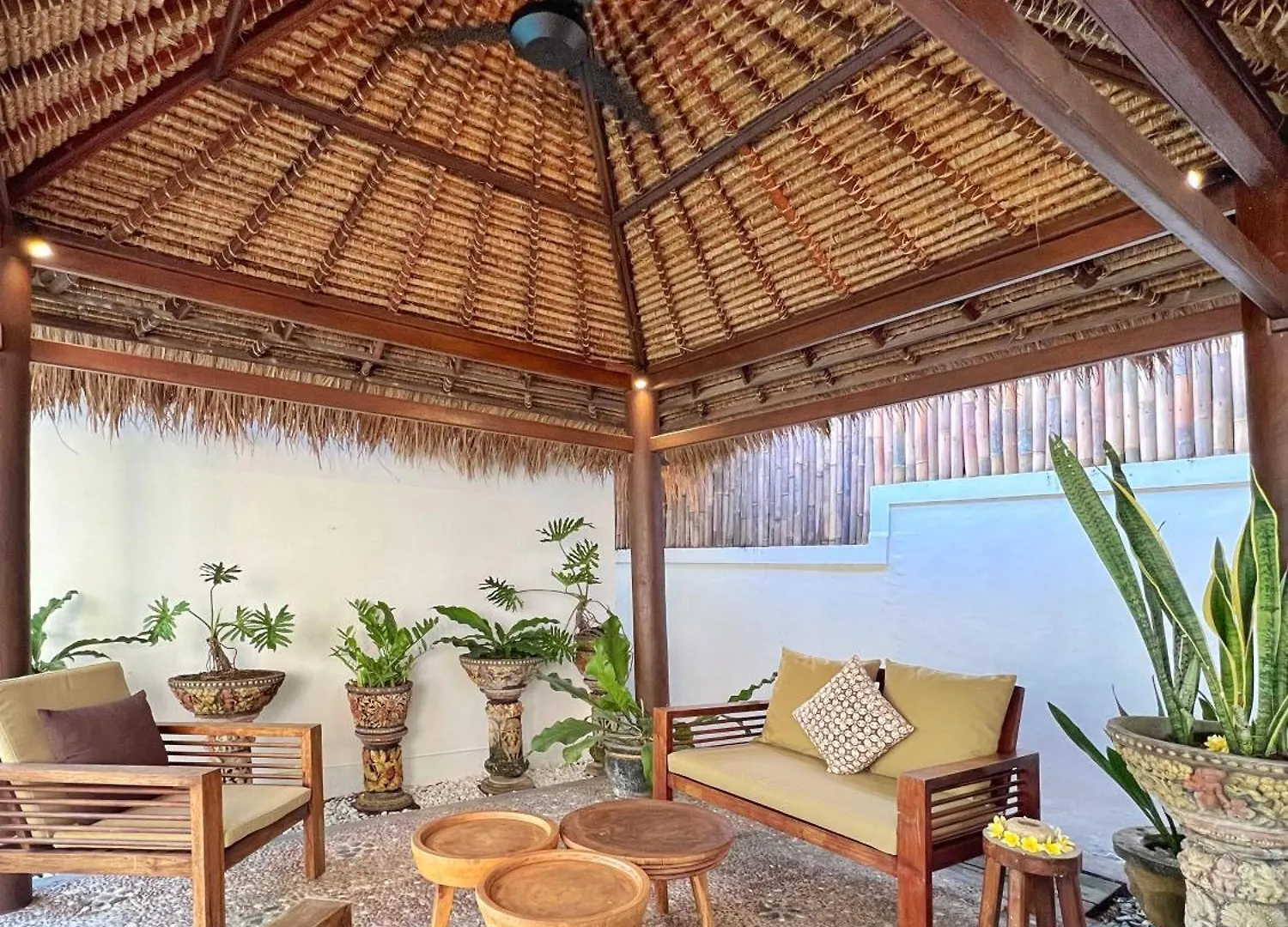 Villa Nicole 5Br Paradise, Quiet Area In Central Oberoi Seminyak Семиньяк
