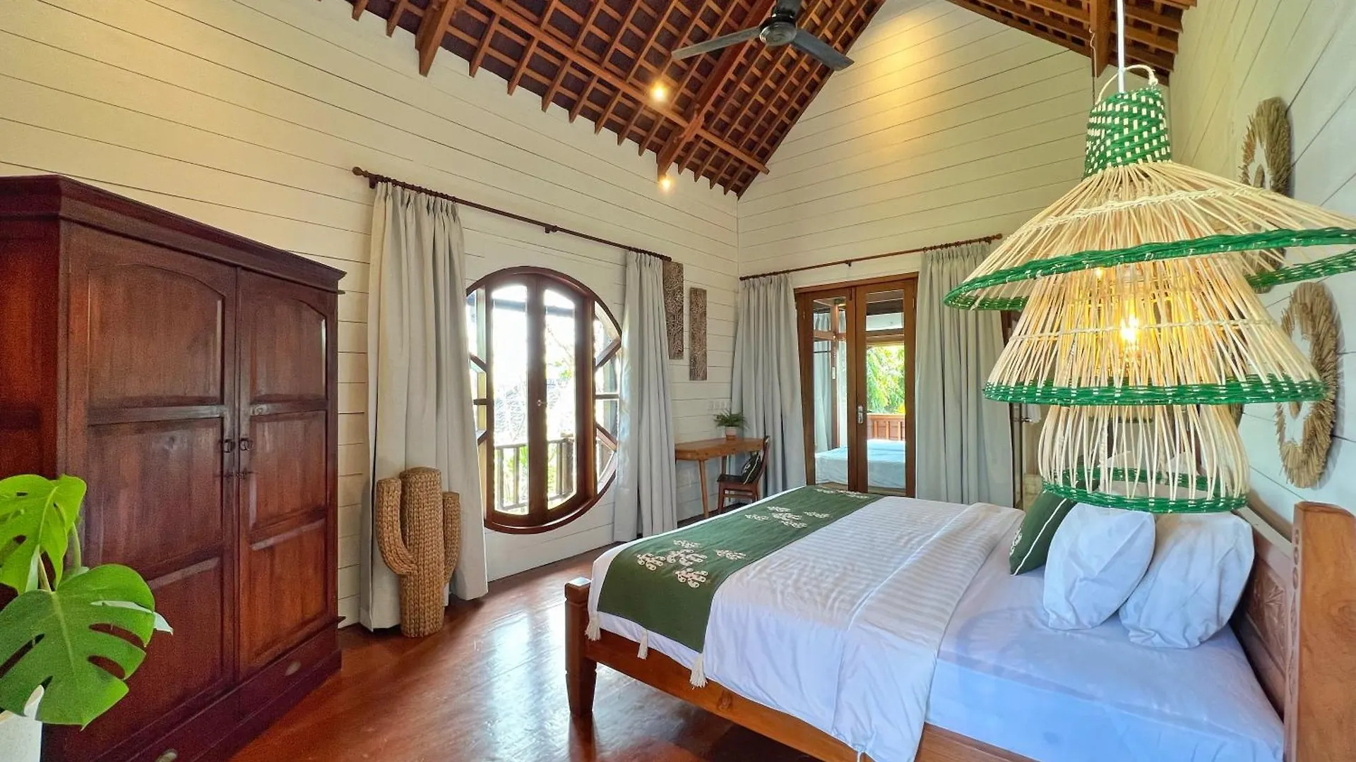 Villa Nicole 5Br Paradise, Quiet Area In Central Oberoi Seminyak
