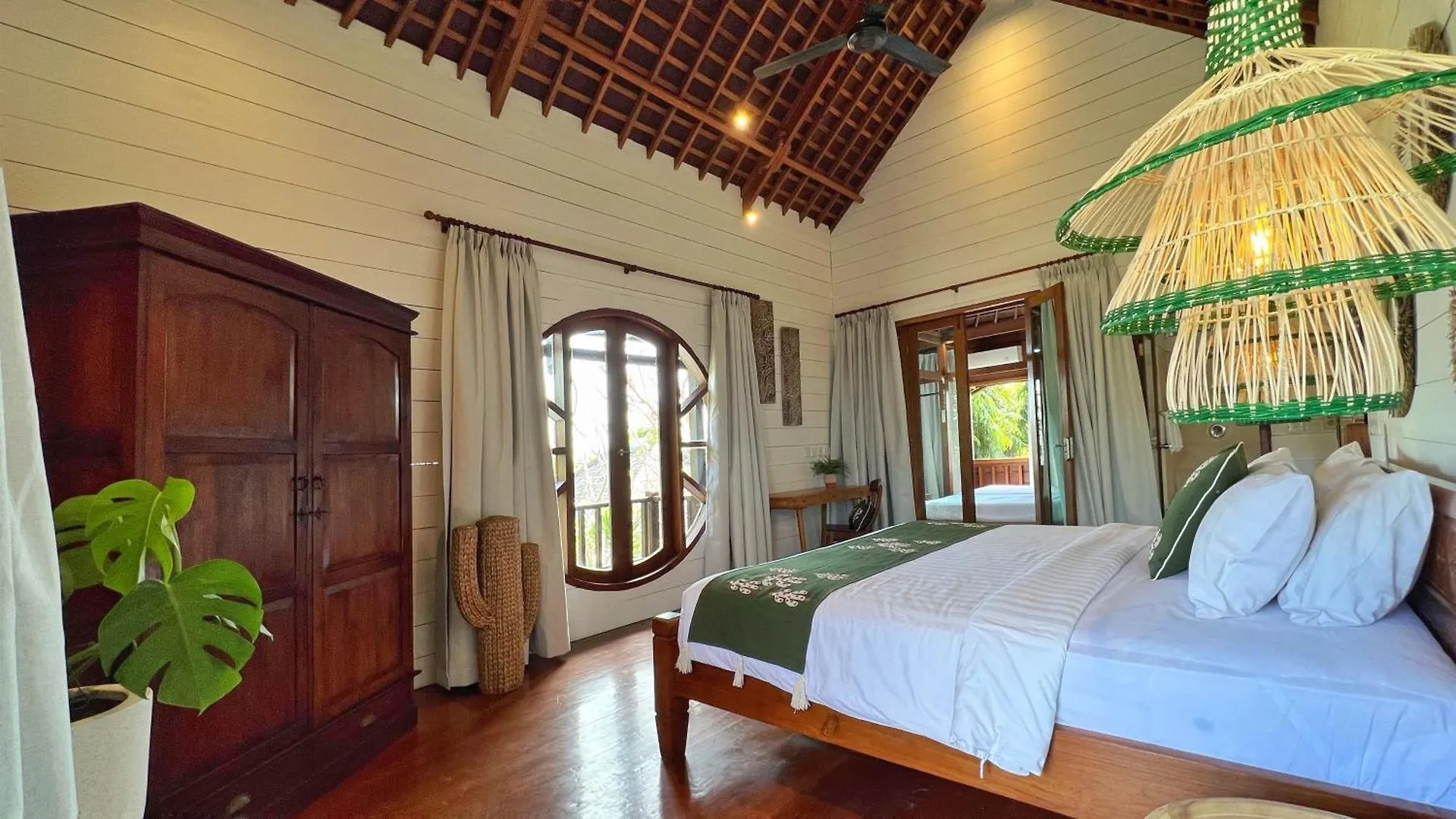 Villa Nicole 5Br Paradise, Quiet Area In Central Oberoi Seminyak