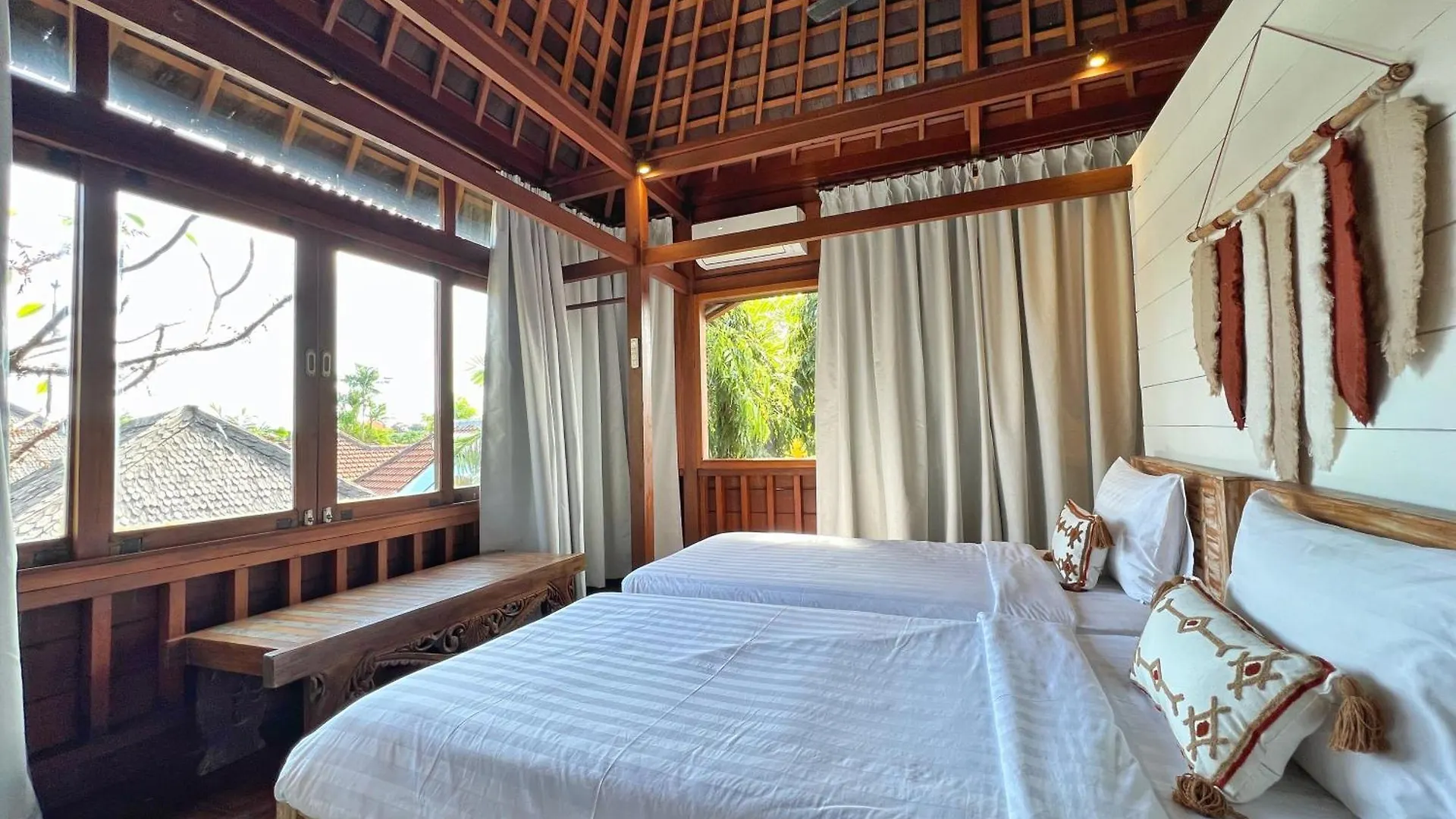 Villa Nicole 5Br Paradise, Quiet Area In Central Oberoi Seminyak