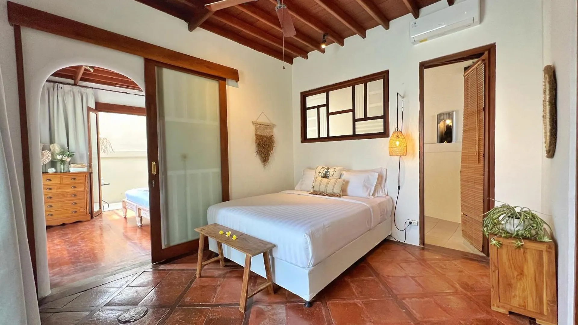 Villa Nicole 5Br Paradise, Quiet Area In Central Oberoi Seminyak