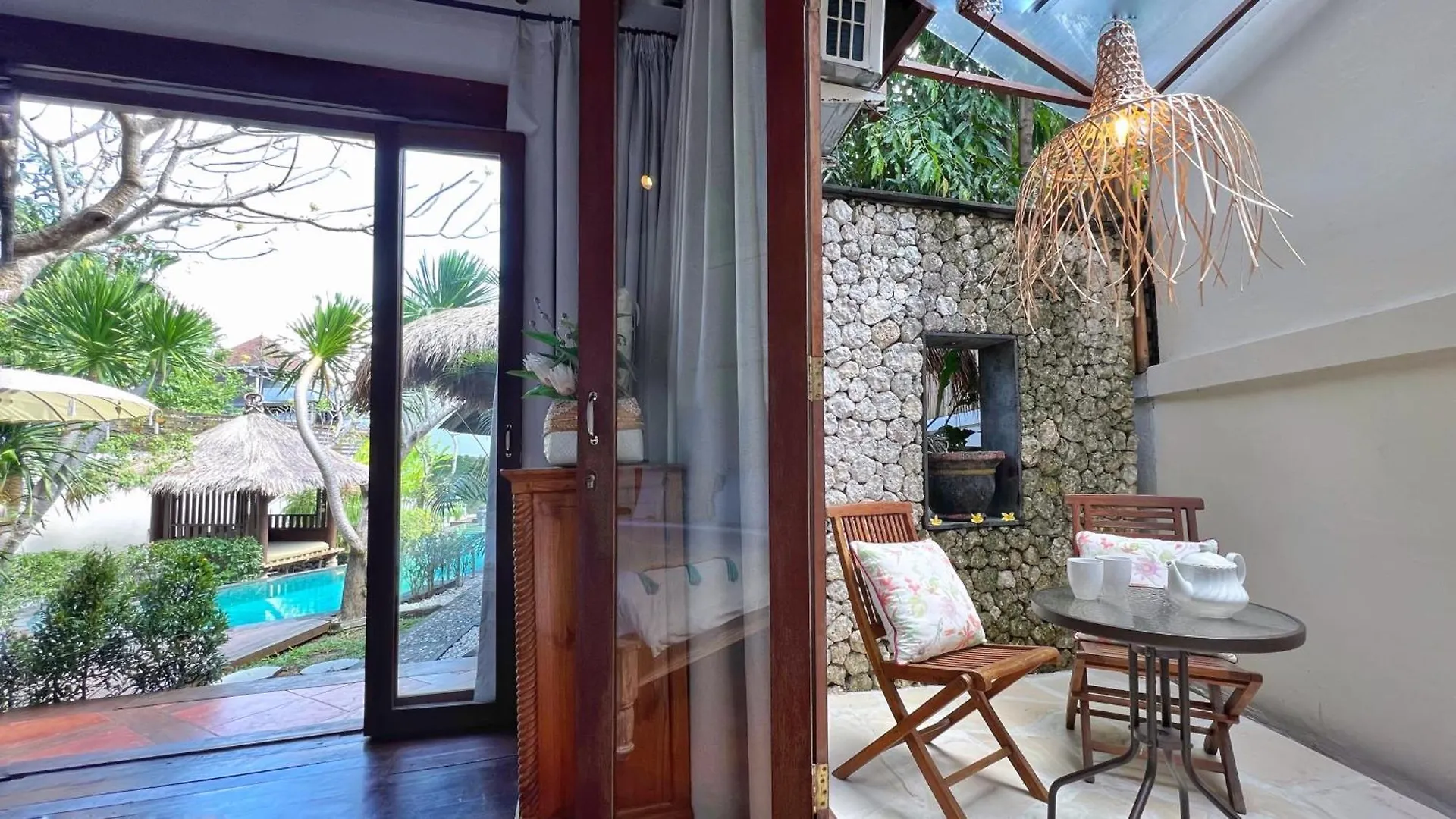 Villa Nicole 5Br Paradise, Quiet Area In Central Oberoi Seminyak