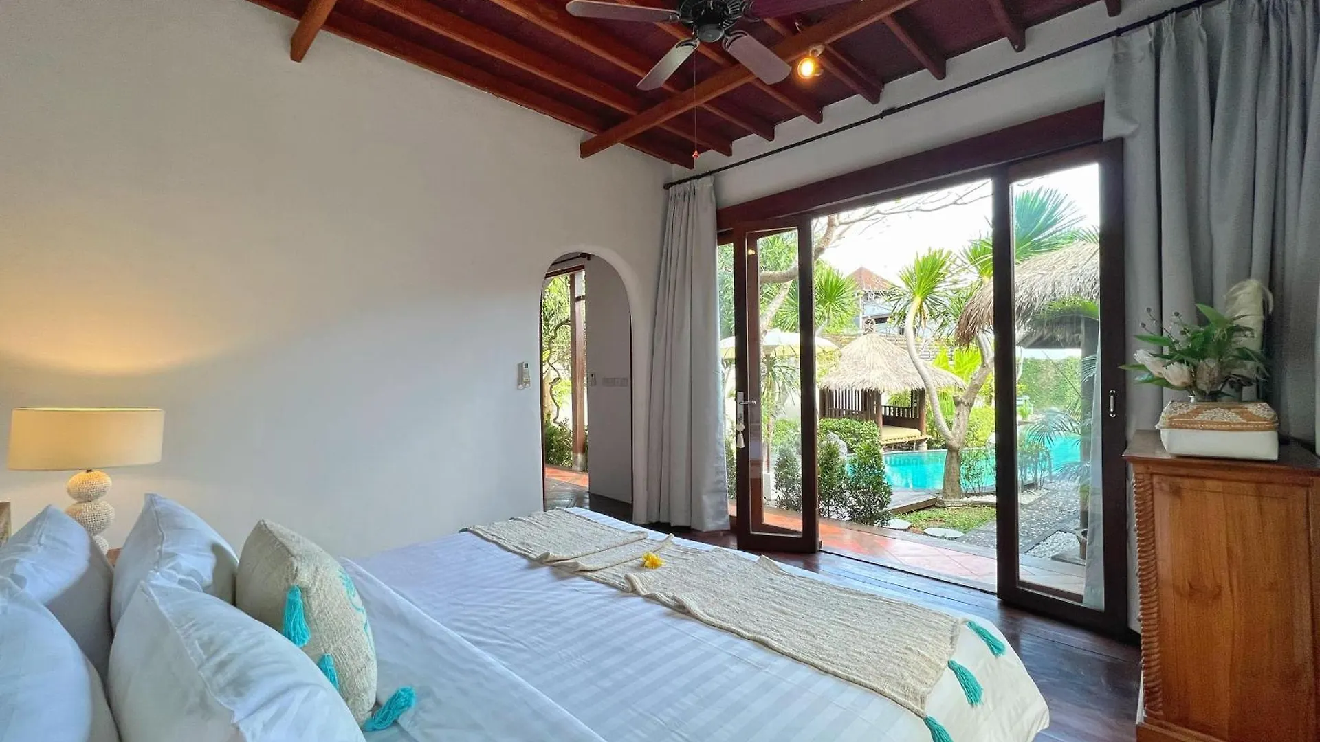Villa Nicole 5Br Paradise, Quiet Area In Central Oberoi Seminyak Семиньяк