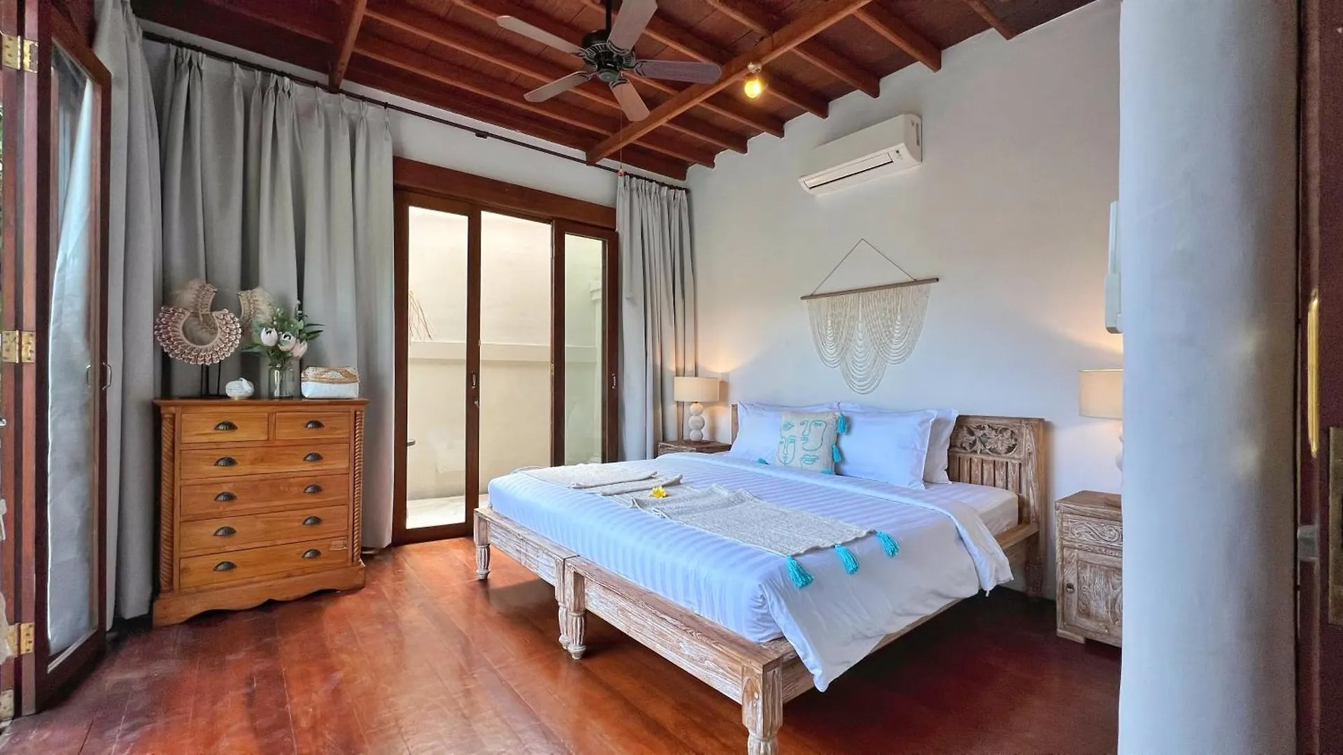 Villa Nicole 5Br Paradise, Quiet Area In Central Oberoi Seminyak 0*, Семиньяк Индонезия