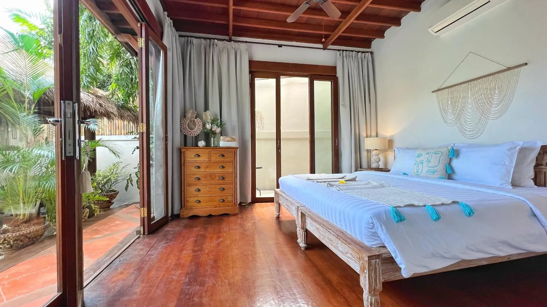 Villa Nicole 5Br Paradise, Quiet Area In Central Oberoi Seminyak Индонезия