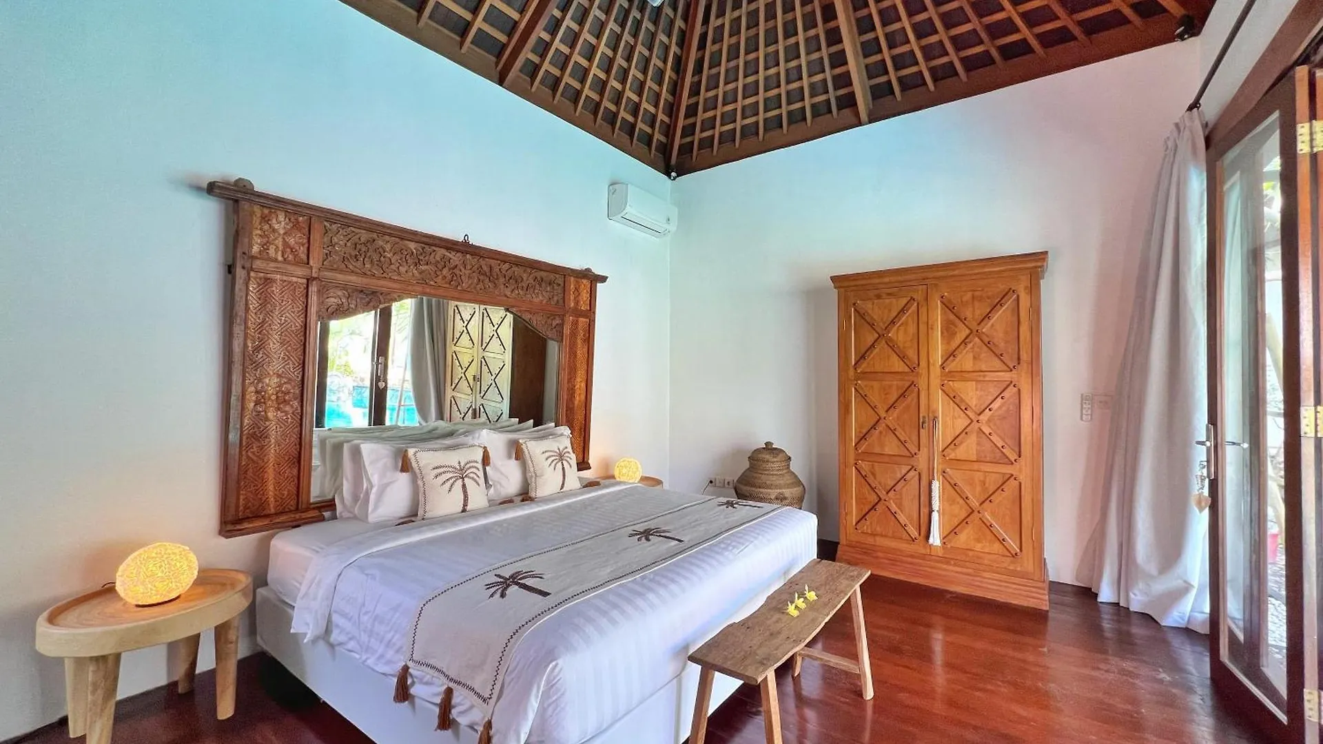 Villa Nicole 5Br Paradise, Quiet Area In Central Oberoi Seminyak Индонезия